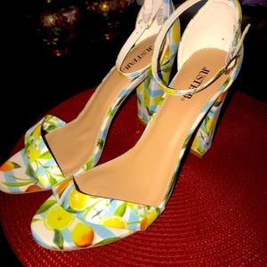 Justfab Makemba Block Heeled Sandals Size 10